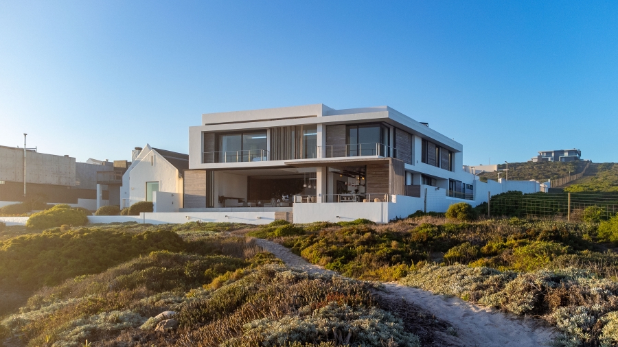 6 Bedroom Property for Sale in Yzerfontein Western Cape